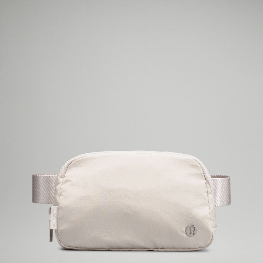 NWT lululemon everywhere belt bag